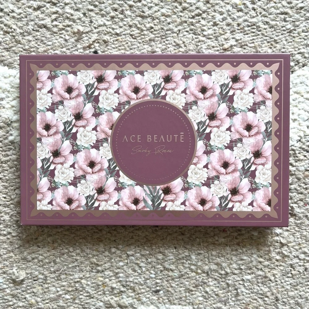 Ace Beaute Smokey Rose Eyeshadow Palette